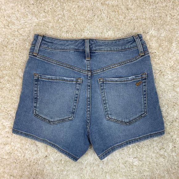 Size 24 William Rast Highrise Shorts - Picture 2 of 2